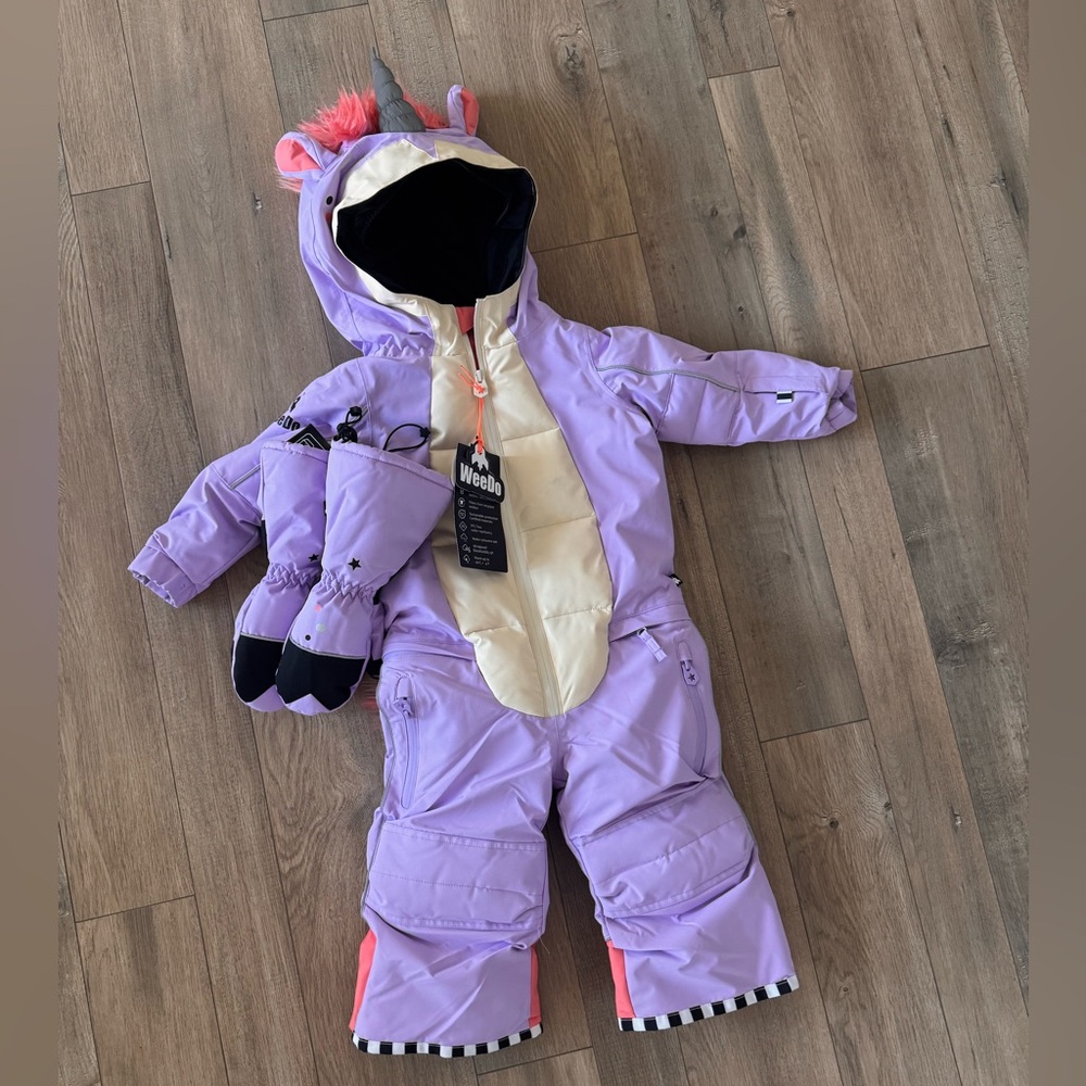 Weedo unido unicorn snowsuit and mittens NWT